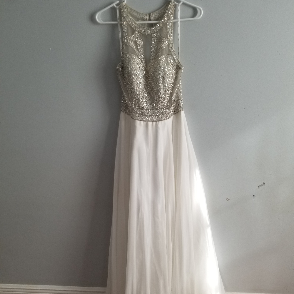 Beautiful white boutique dress